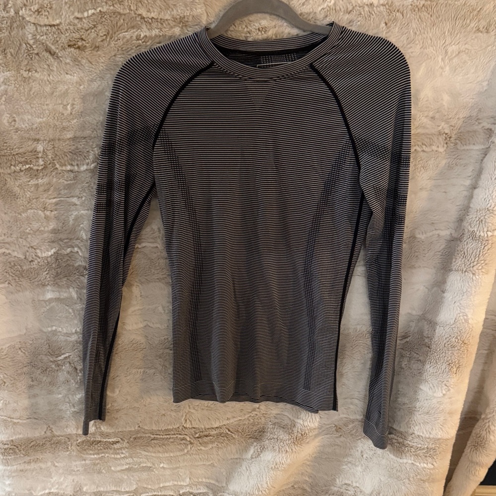 Figs Salta Seamless Longsleeve Underscrub black and white striped